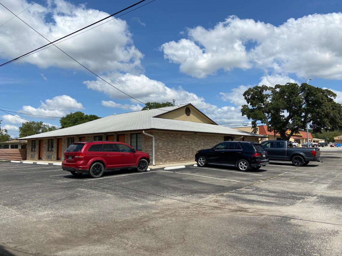 Redbud Motel Goldthwaite