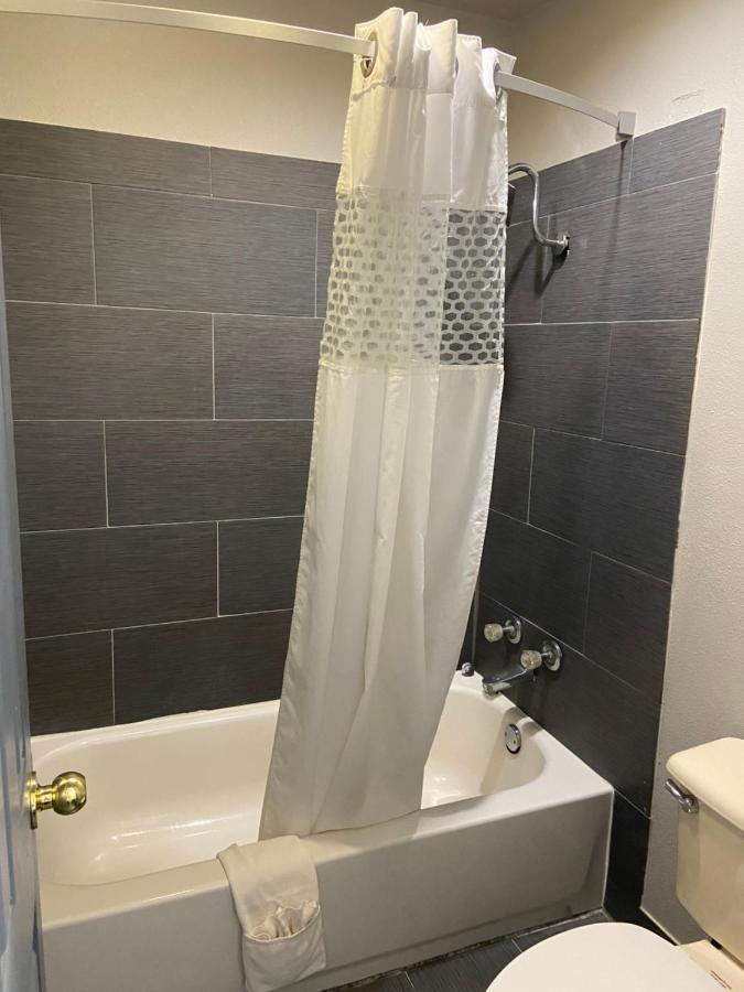 Motel Redbud