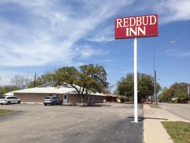 Redbud Goldthwaite